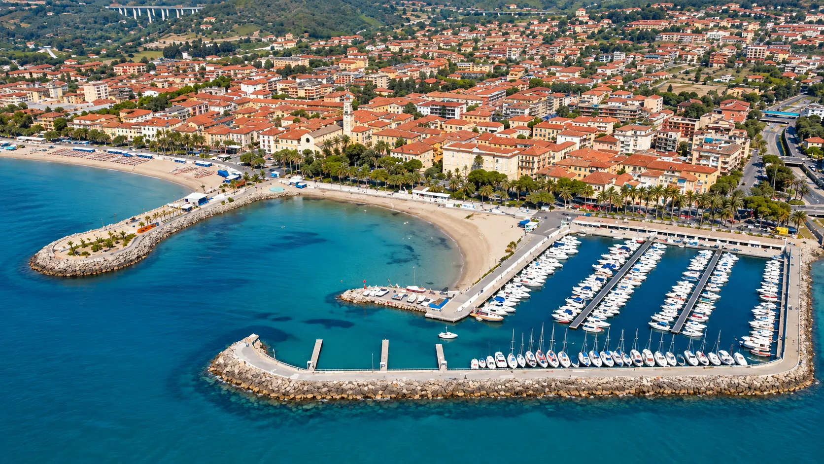 Il porto turistico di Diano Marina, nel Golfo Dianese