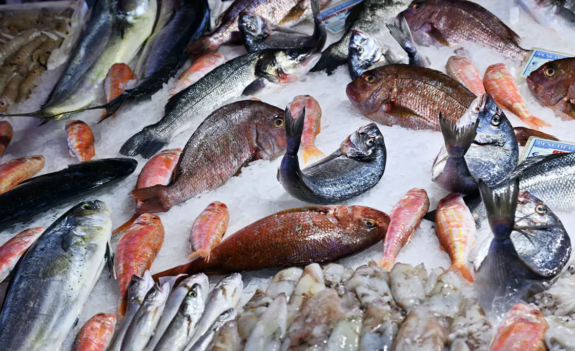 Pesce fresco del mercato, alla base della cucina del ristorante dell'Hotel Sole Mare